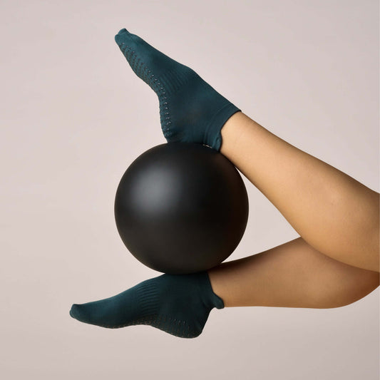 ÔWEAR Low Rise Pilates Grip Socks in Forest Green, view 2
