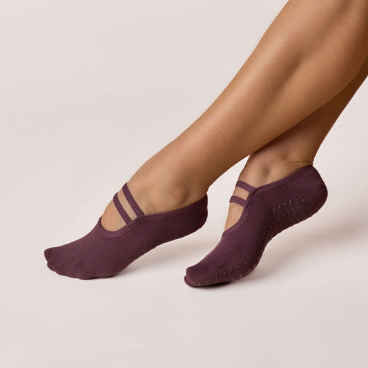ÔWEAR Ballet Grip Socks in Magenta