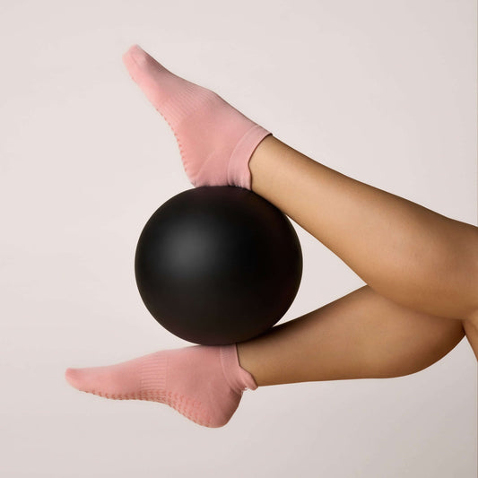 ÔWEAR Low Rise Pilates Grip Socks in Rose, view 2